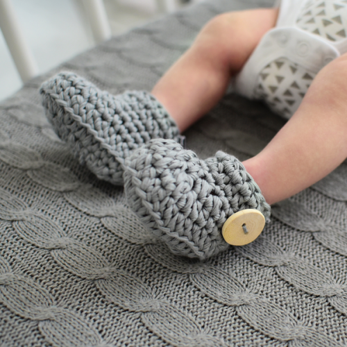 Baby booties 0-6m